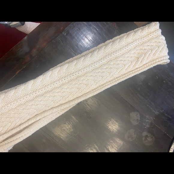 Burberry wool and cashmere scarf - Picture 7 of 9